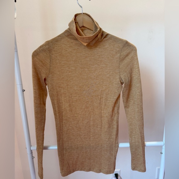 Pristine Club Monaco Camel Heather wool blend JULIE turtleneck Size: Medium - Picture 9 of 11